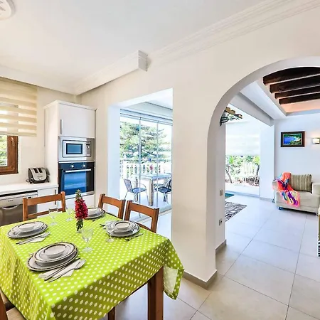 Destan Kalkan